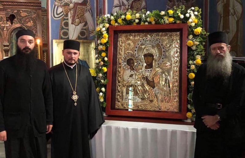 Отац Ненад из Бирмингема: Икона Тројеручица у Лазарици