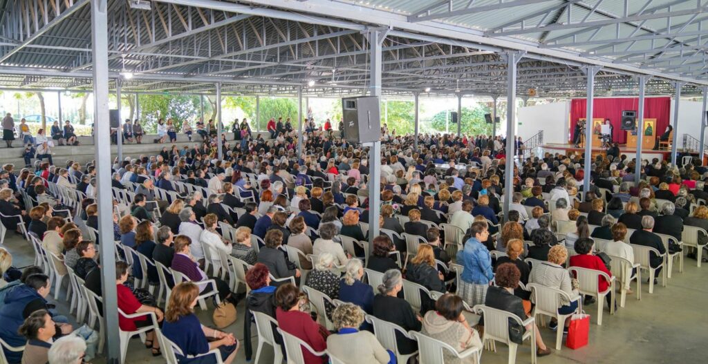 ΑΣΠΡΟΒΑΛΤΑ: Τα 1400 άτομα των ενοριακών συνάξεων