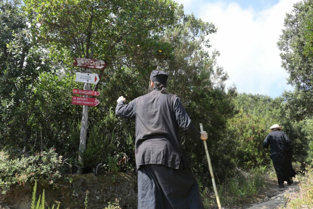 ΑΓΙΟΝ ΟΡΟΣ: Απο τα μονοπάτια προς τη Ζωγράφου – Photo Journal