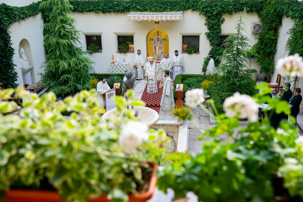 Reşedinţa Patriarhală: De ce îl are Paraclisul de vară ocrotitor pe Sf. Ioan Botezătorul