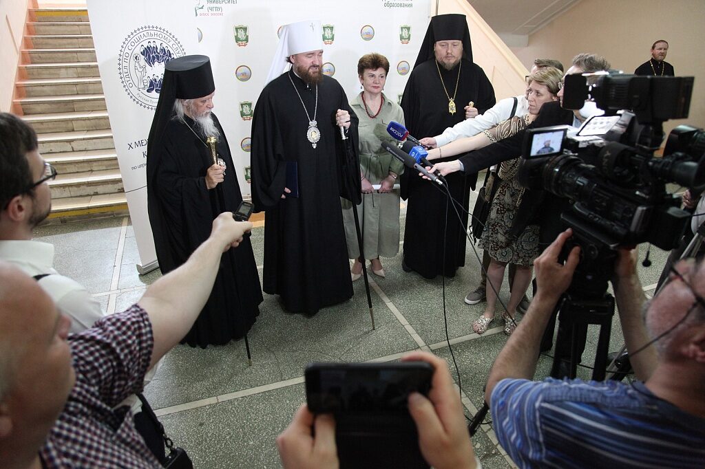 В Челябинске проходит X Межрегиональная конференция по социальному служению