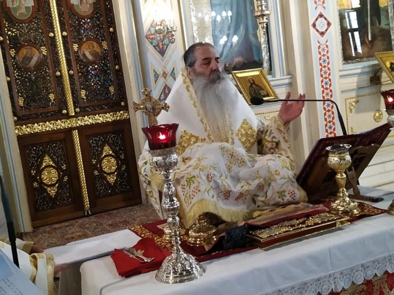 Η Αρχαιοπρεπής Θ. Λειτουργία των Αποστολικών διαταγών στη Μητρ. Πειραιώς