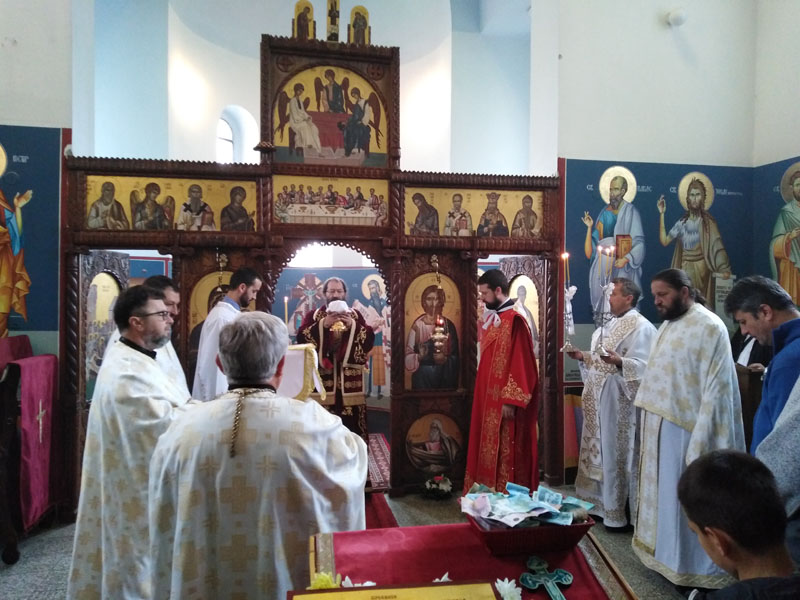 Архијерејска Литургија у Гунцатима