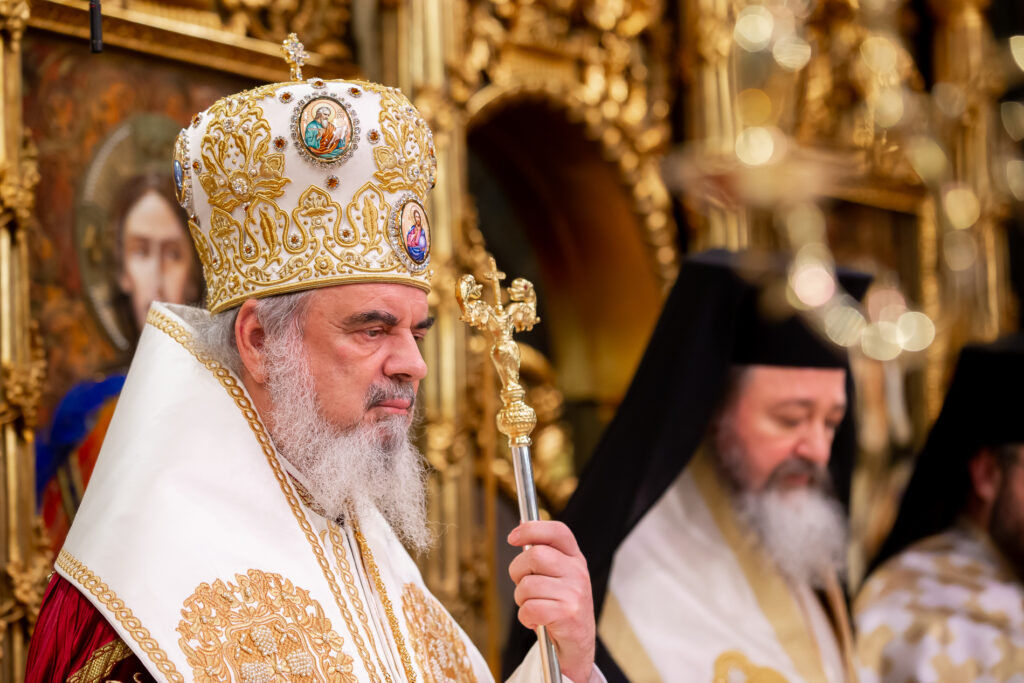 Patriarhul Daniel: De ce trimite Iisus un nevăzător cu tină pe ochi să caute Siloamul