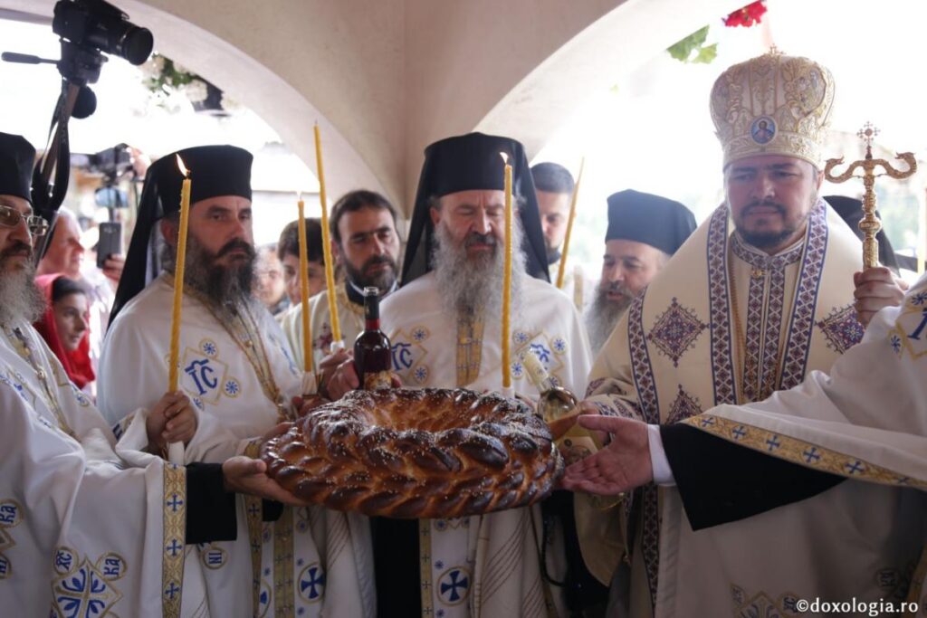 Părintele Iustin Pârvu a fost pomenit la Petru Vodă