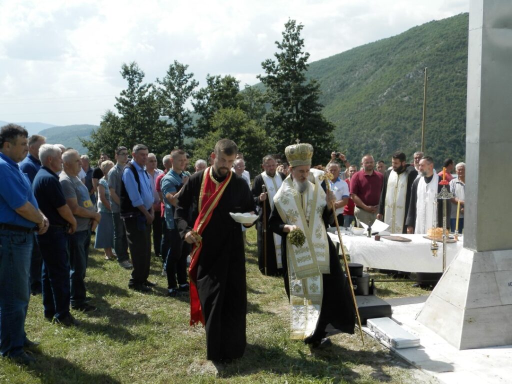 Христовим распећем Крст постаје симбол вечне победе