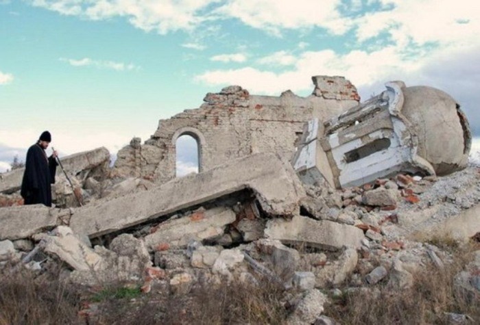 Косовска полиција спречила Србе из Доњег Петрича да прославе Тројичиндан