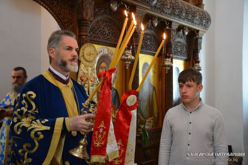 Архиерейска св. литургия за празника на Дивотинския манастир “Св. Троица”