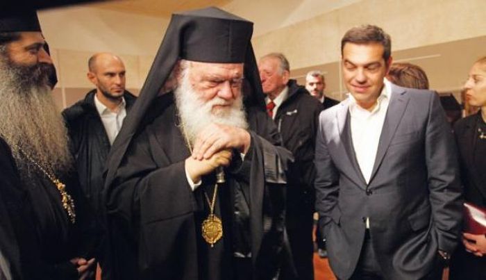Εμμένει η κυβέρνηση στις θέσεις της για την Εκκλησία
