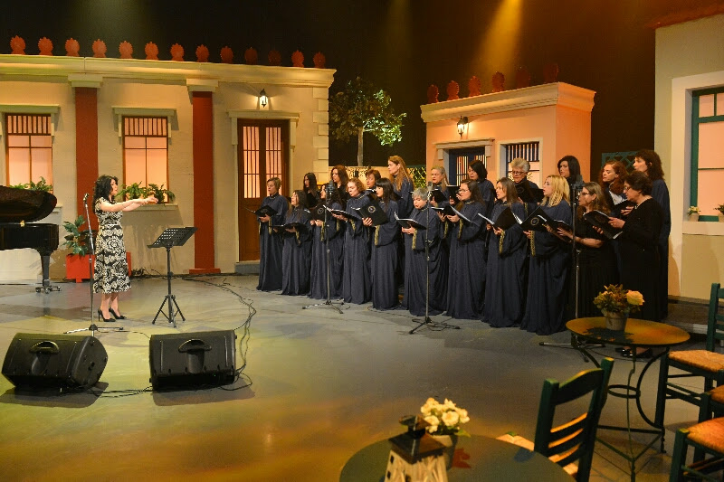 Η Νεκταρία Καραντζή στην “Αυλή των Χρωμάτων”