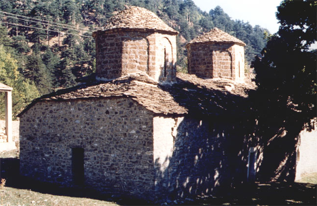 Στον δρόμο που συνδέει τα Γρεβενά με το χωριό Περιβόλι