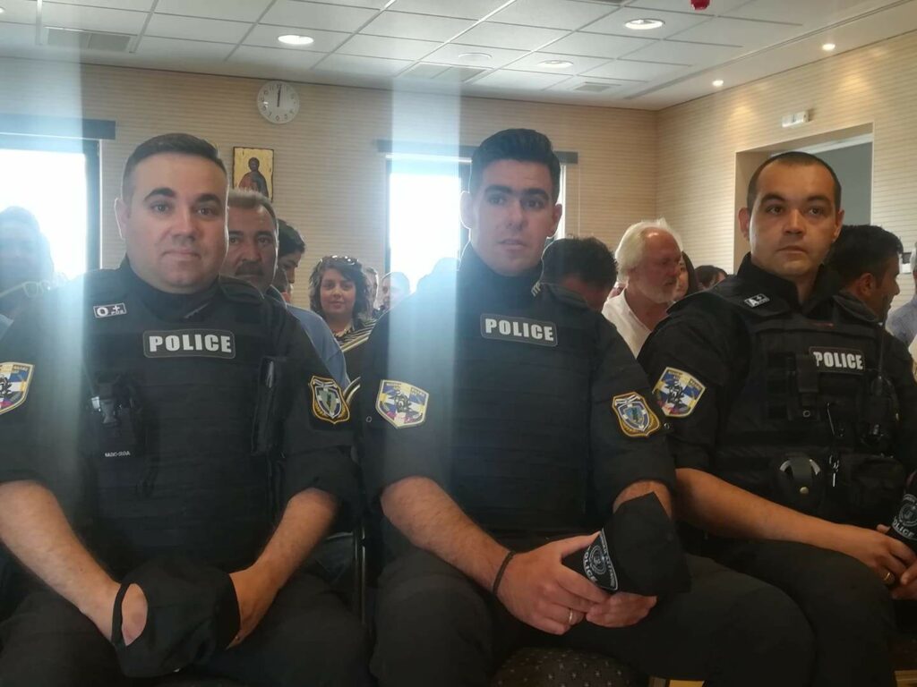 Βραβεύτηκαν οι «φύλακες άγγελοι» που έσωσαν 13χρονη