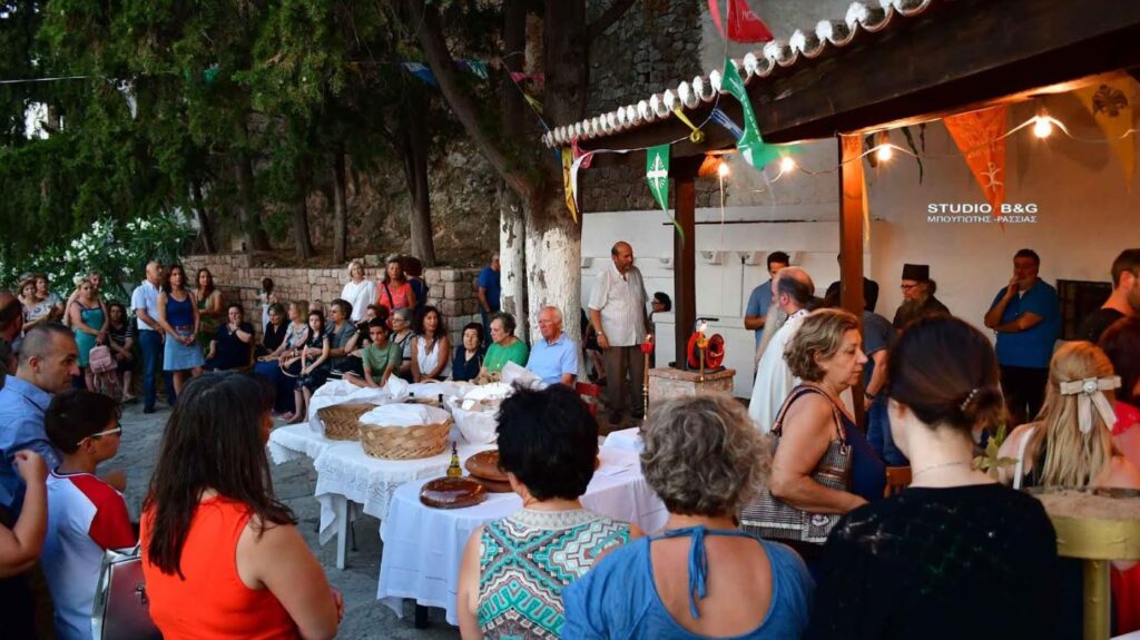 Αποστόλου Πέτρου και Παύλου στο εκκλησάκι του Ψαρομαχαλά στο Ναύπλιο