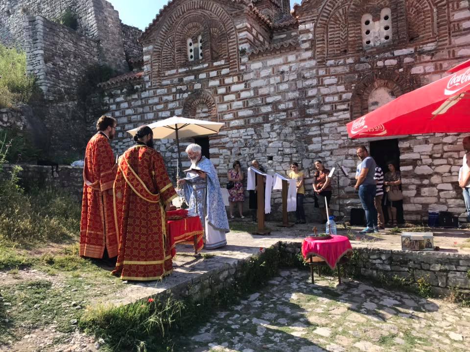 Του Αγ. Πνεύματος στο κάστρο του Βερατίου
