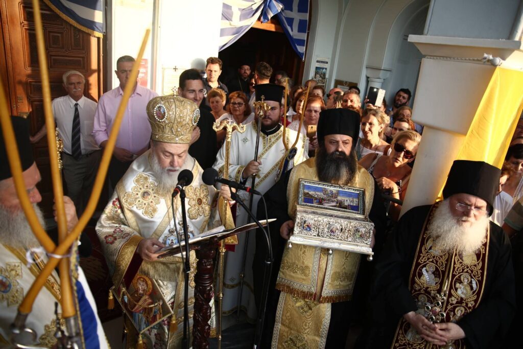 Cincture of the Theotokos Holy Relic arrives in Corinth amid emotional welcome by hierarchs, faithful