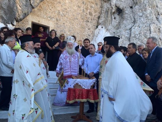 Η εορτή του Αγ. Πνεύματος στο φερώνυμο σπηλαιώδη Ναό στους Αρμένους Σητείας