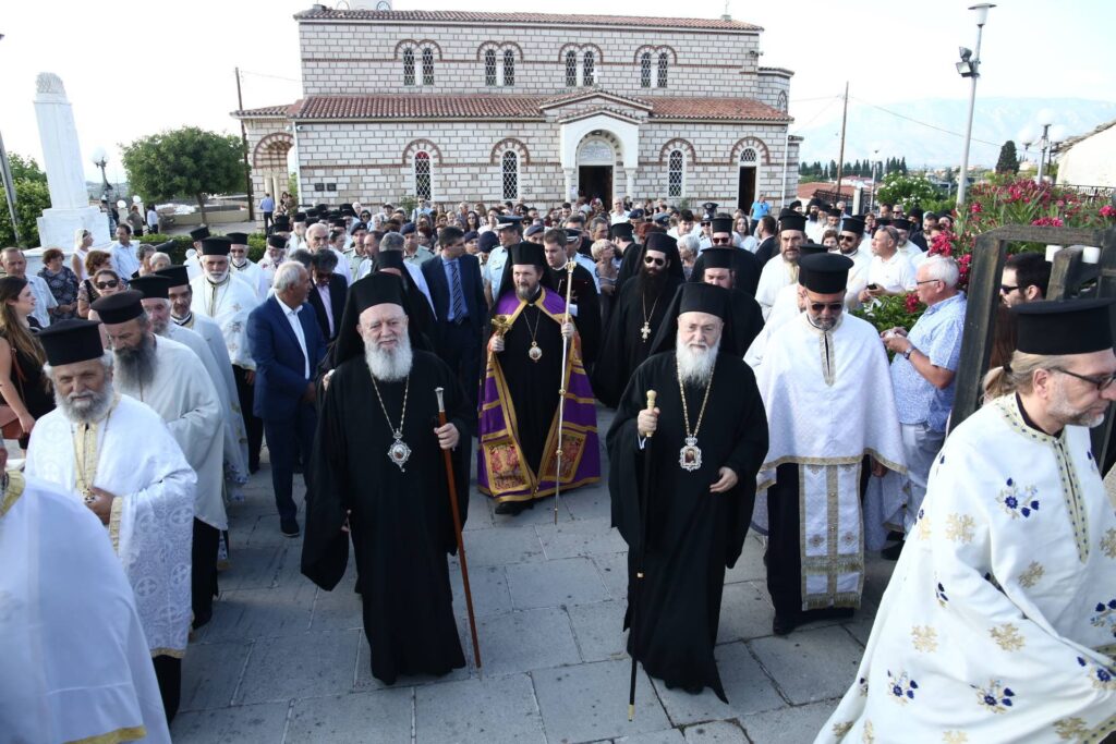 Λιτανευτική πομπή και Εσπερινός στο Λόφο του Γαλλίωνα στην Αρχαία Κόρινθο