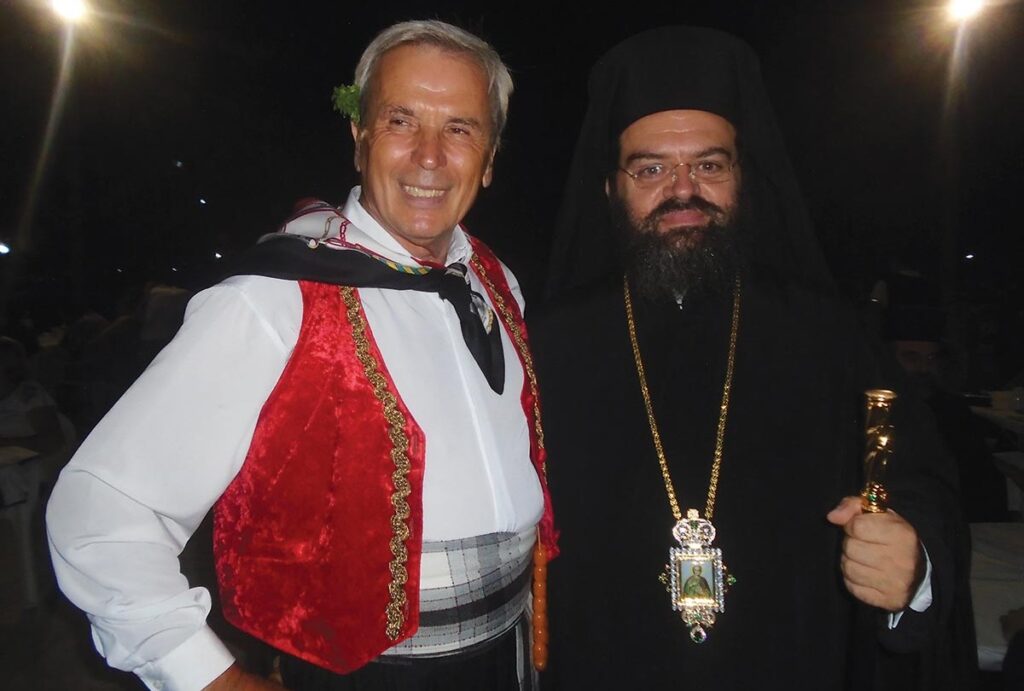 Όταν ο Μητρ. Μαρωνείας συνάντησε τον Καθ. Γυμναστικής του από το σχολείο!