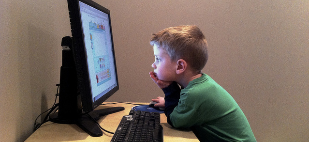 Πως οι οθόνες μεταμορφώνουν τα παιδιά σε ψυχωτικούς τοξικομανείς