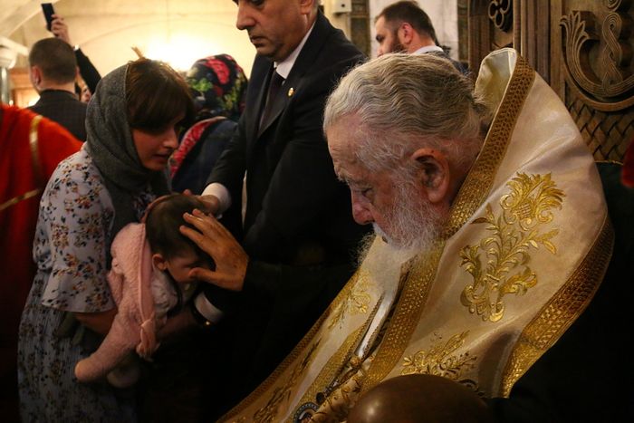 Patriarku Ilia i Gjeorgjisë pagëzon 770 fëmijë të vegjël