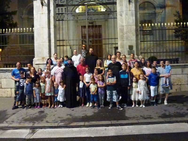 Στην Ελλάδα, παιδιά από την Αρχιεπισκοπή Βελιγραδίου