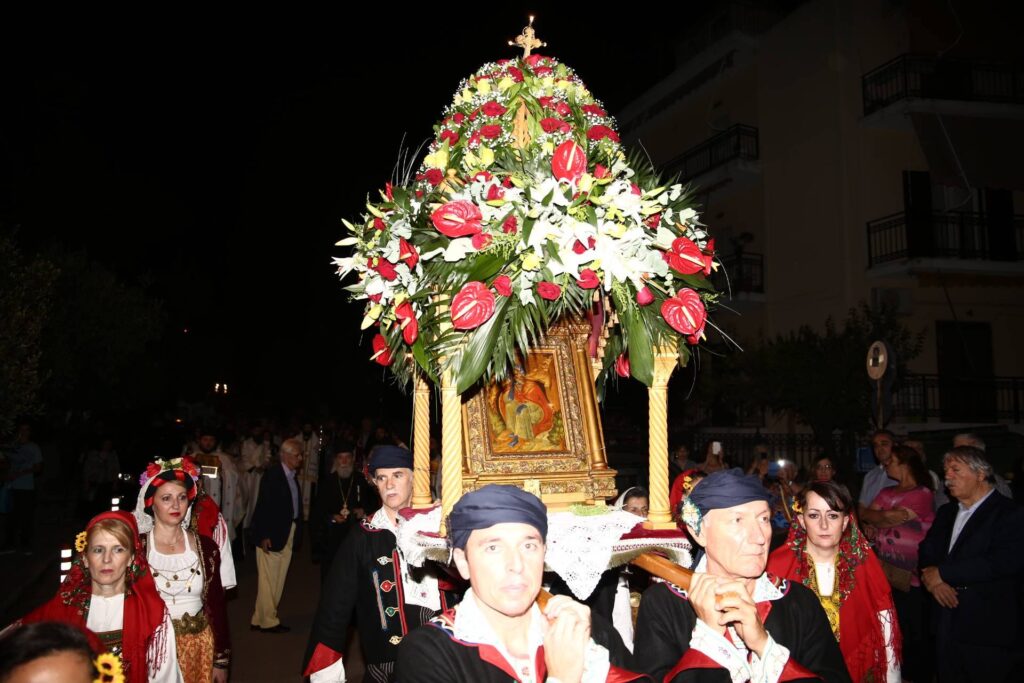 Έντονες λατρευτικές στιγμές στην Αγία Παρασκευή