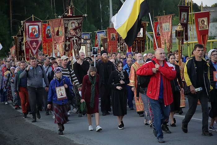 60,000 process in Ekaterinburg in honor of the Royal Martyrs (+ VIDEO)
