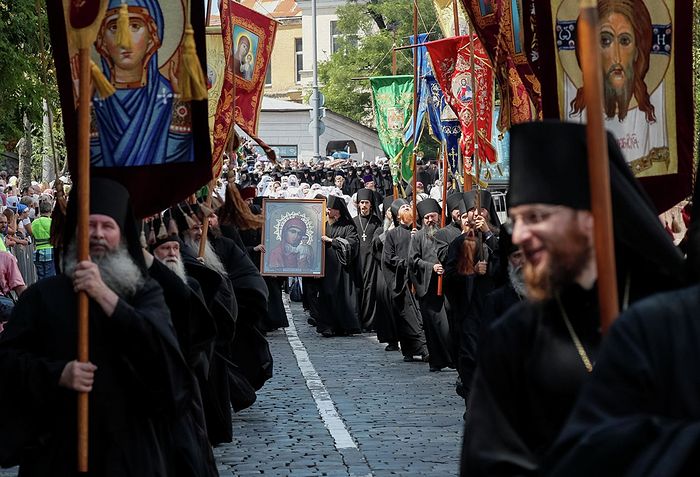 300,000+ Believers participate in All-Ukrainian Cross Procession (+ VIDEO)
