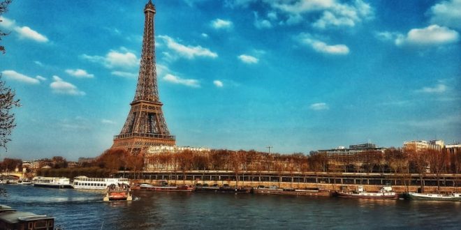 Между 300 и 500 000 души са православните християни във Франция