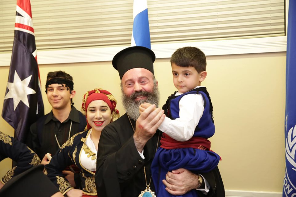 Mε μαντινάδες υποδέχθηκαν τον Aρχιεπίσκοπο Μακάριο