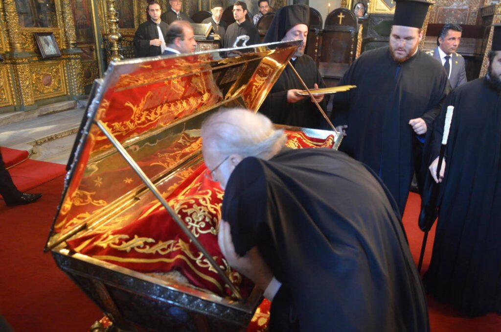 Ο Οικουμενικός Πατριάρχης προσκυνά την Αγία Ευφημία