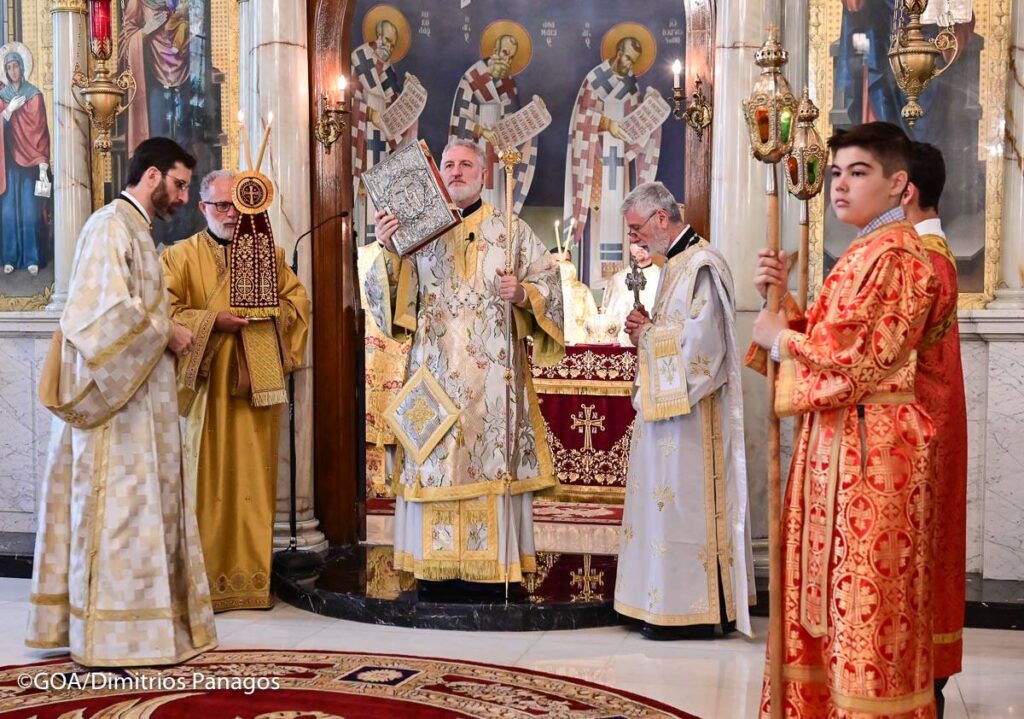 Ο Αρχιεπ. Αμερικής συνεχίζει την περιοδεία στο Σικάγο