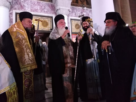 Ευλαβική προσευχή για τον Αγ. Παντελεήμονα στην Αθήνα