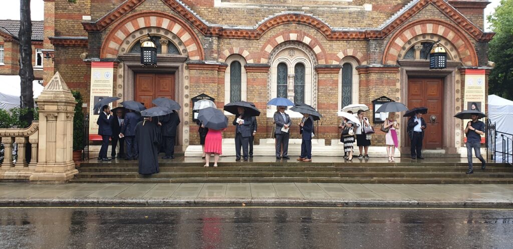 Οι πρώτες εικόνες λίγο πριν την ενθρόνιση