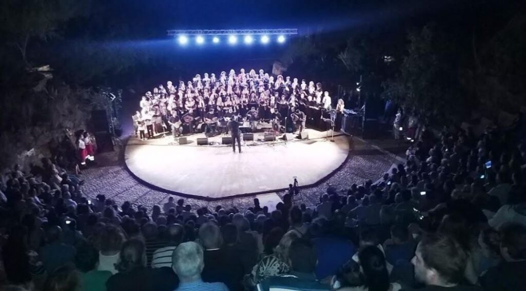 “Βασιλικός μυρίζει εδώ”