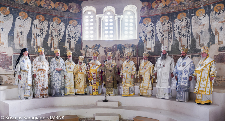 Αρχιερατικό συλλείτουργο στη Βέροια για την εορτή του Αγ. Παντελεήμονος και τα ονομαστήρια του Μητρ. Βεροίας