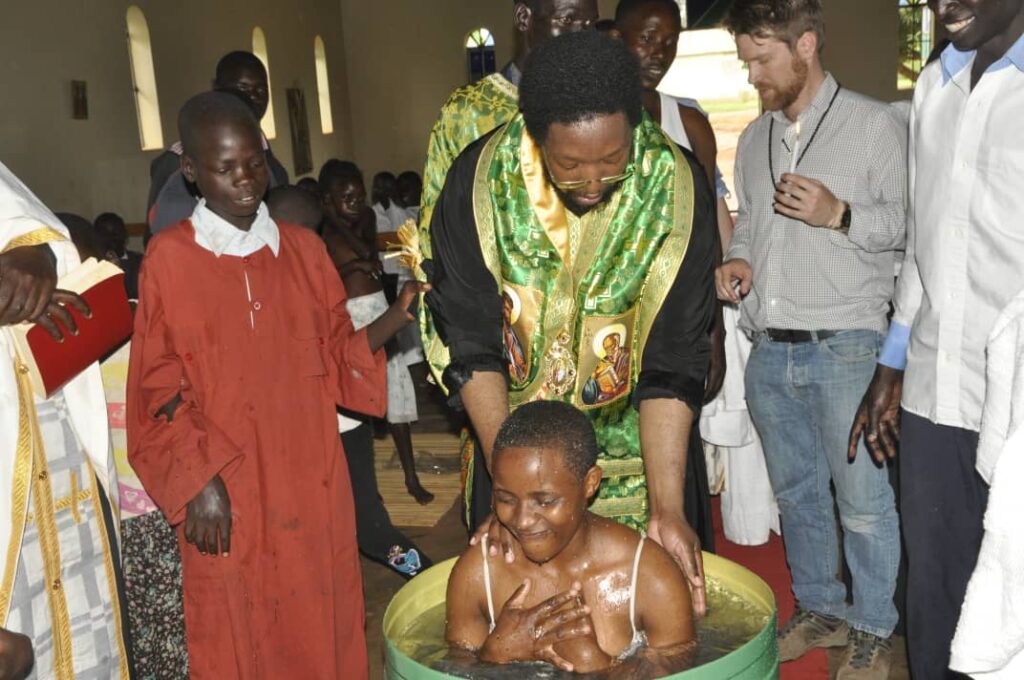 Χαρά και ελπίδα δίνουν οι ομαδικές Βαπτίσεις στην Ορθόδοξη Ιεραποστολή στην Ανατολική Ουγκάντα