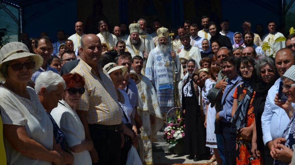 Să devenim, precum Sf. Chiriachi, mărturisitori ai iubirii lui Dumnezeu, a îndemnat PS Emilian Crișanul la hramul de la Huși