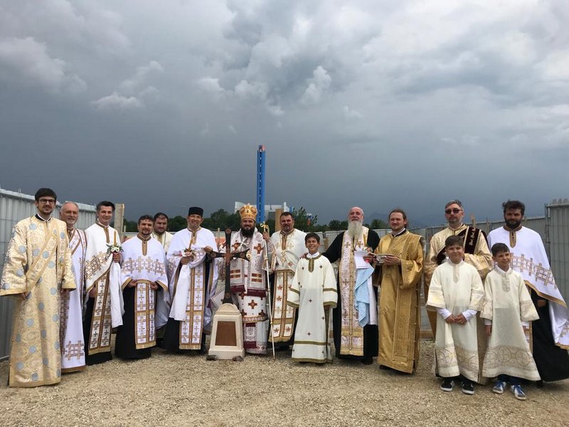 Va fi construită o biserică în singurul cimitir ortodox românesc din Italia