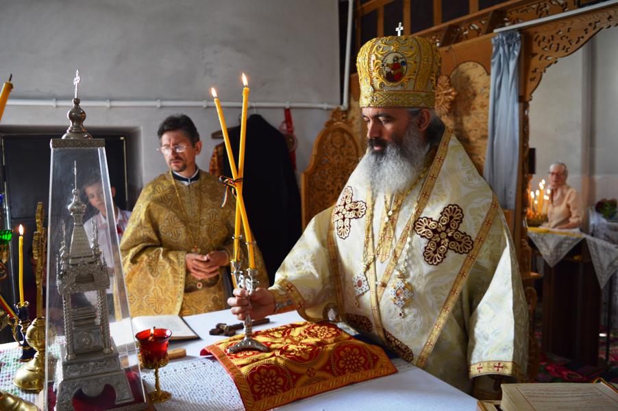 Episcopul Antonie a liturghisit în satul natal al Sfântului Ioan cel Milostiv
