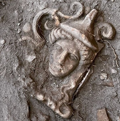 Ακροκέραμο δωρικού ναού ανακαλύφθηκε στην Πομπηία
