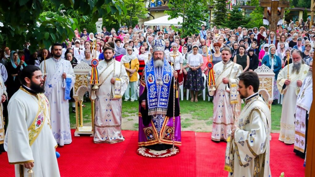 VIDEO: Priveghere și procesiune cu Icoana Maicii Domnului Prodromița la Paraclisul CMN