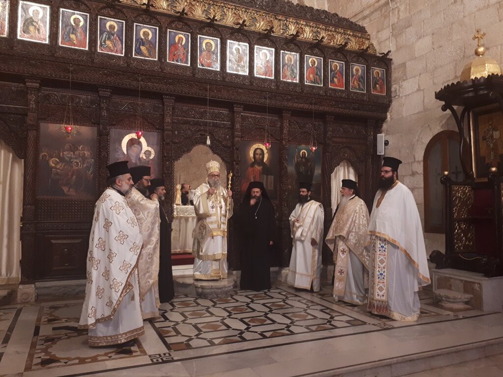 يازجي ترأس قداس الاحد في البلمند ورحب بوفد ابرشية المكسيك وفنزويلا