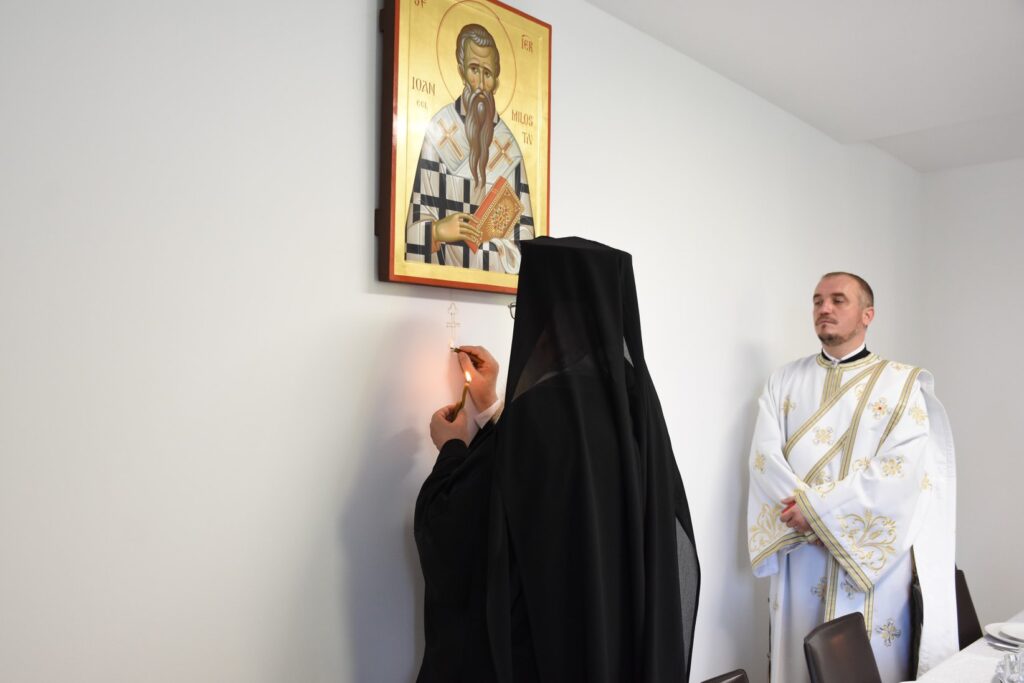 Mitropolitul Andrei a sfințit Cantina socială și Casa de oaspeți de la Parohia clujeană „Sfânta Treime”