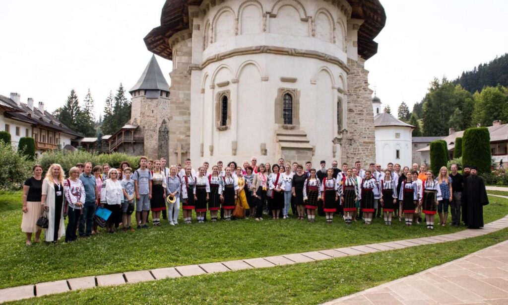 Conferința „AmbasaDOR de Bucovina” a ajuns la Putna