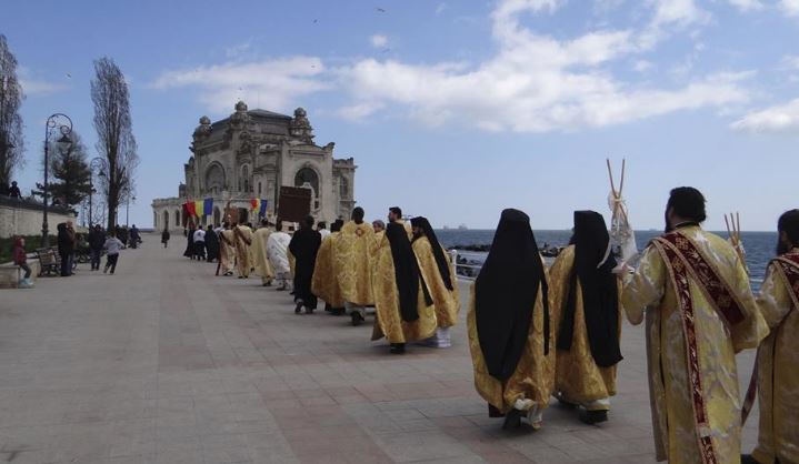 Moaștele Sfântului Pantelimon vor fi purtate în procesiune în Constanța