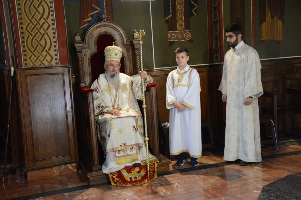 Владика Јован богослужио у Дивостину