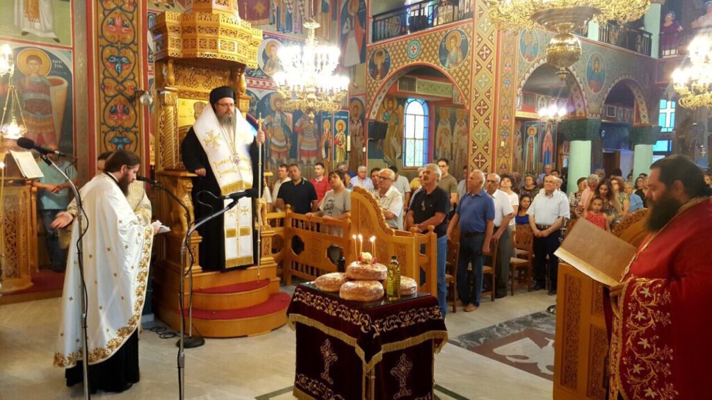 Ο Μητρ.Λαρίσης χοροστάτησε στον Εσπερινό των Αγίων Αναργύρων Κοσμά Και Δαμιανού