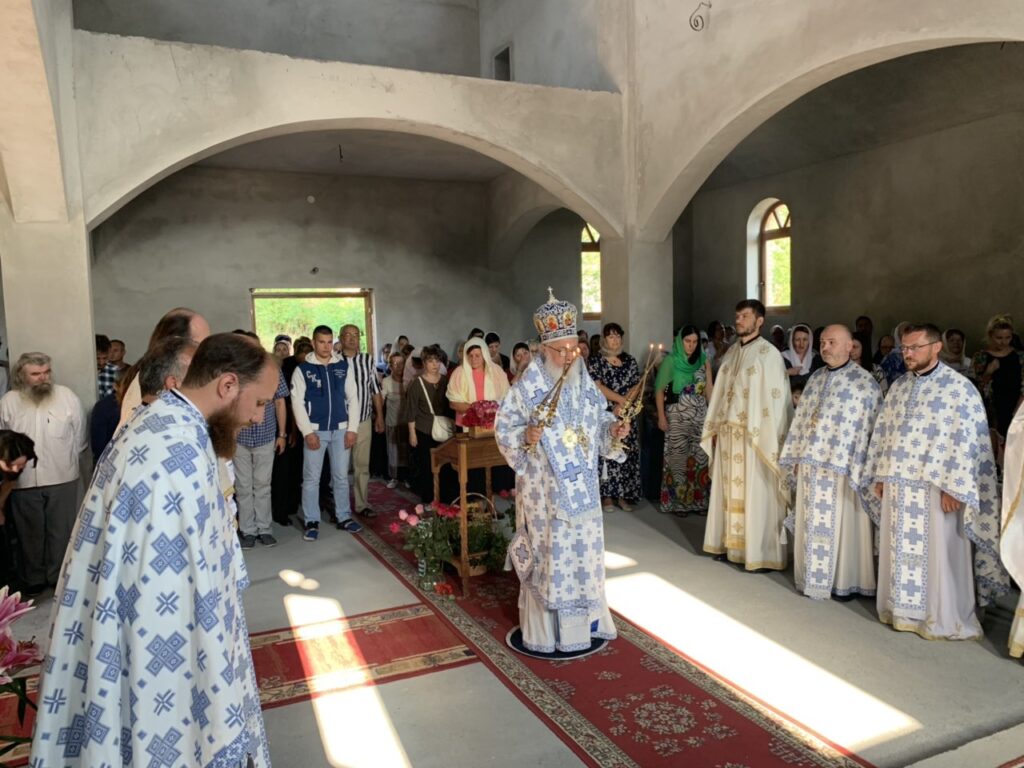 Слава Богородичиног манастира у Средишту