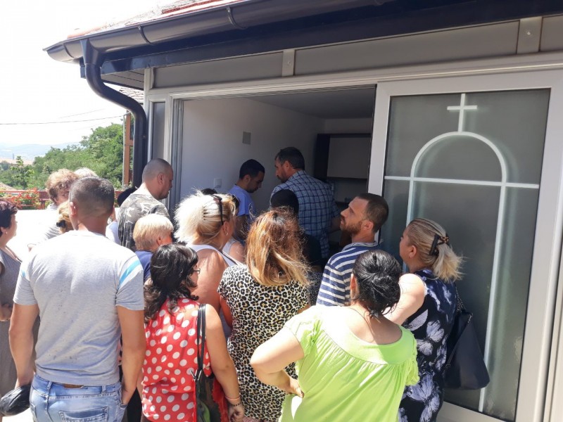 Θύλακες ελπίδας στο Κοσσυφοπέδιο από την εκκλησία